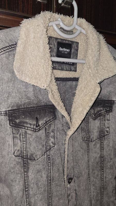 Original Denim Trucker With Sherpa Collar (OUTFITTERS) 1