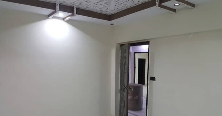 Beautiful Ground Floor portion bed dd Block three gulistan e jauHar 3