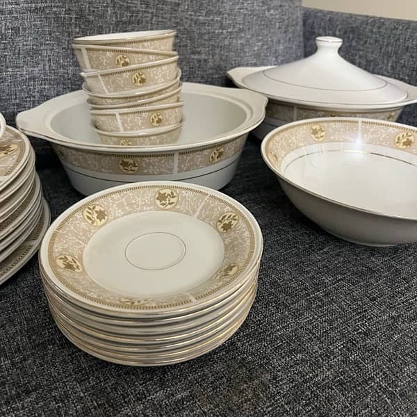 Dinner Set 4