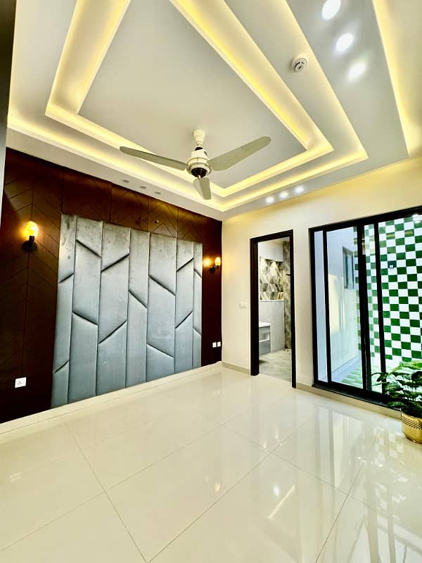 8 MARLA DESIGNER HOUSE IN DHA 9 TOWN 25