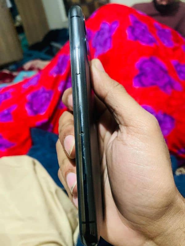 IPhone 11 Pro 64GB PTA Approved 1