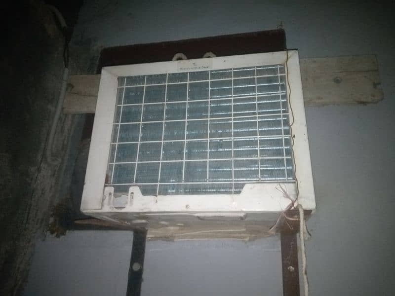 window Ac Good condition 1