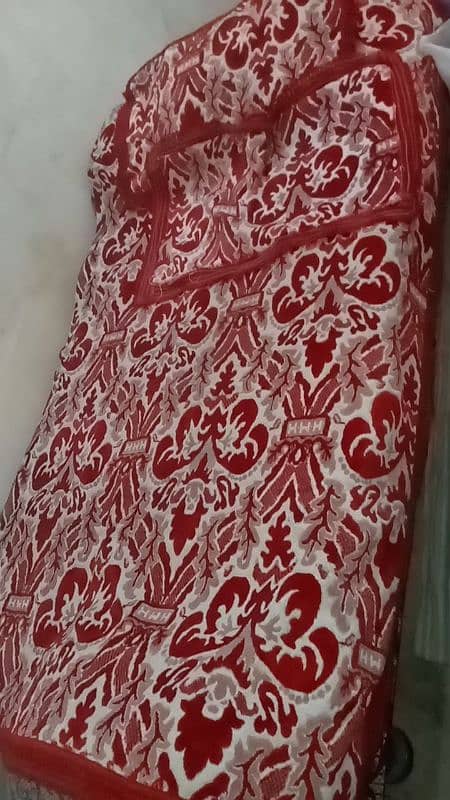 velvet printed bedsheets like new 0