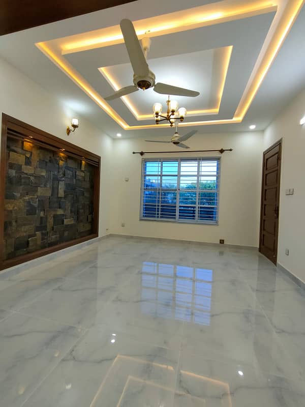 Upper Portion For Rent in G-13 (7 Marla) 0