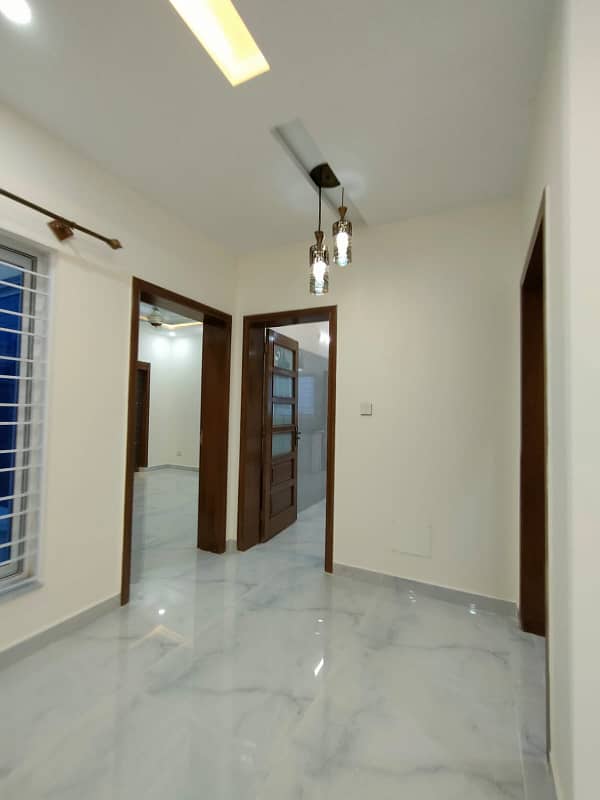 Upper Portion For Rent in G-13 (7 Marla) 1