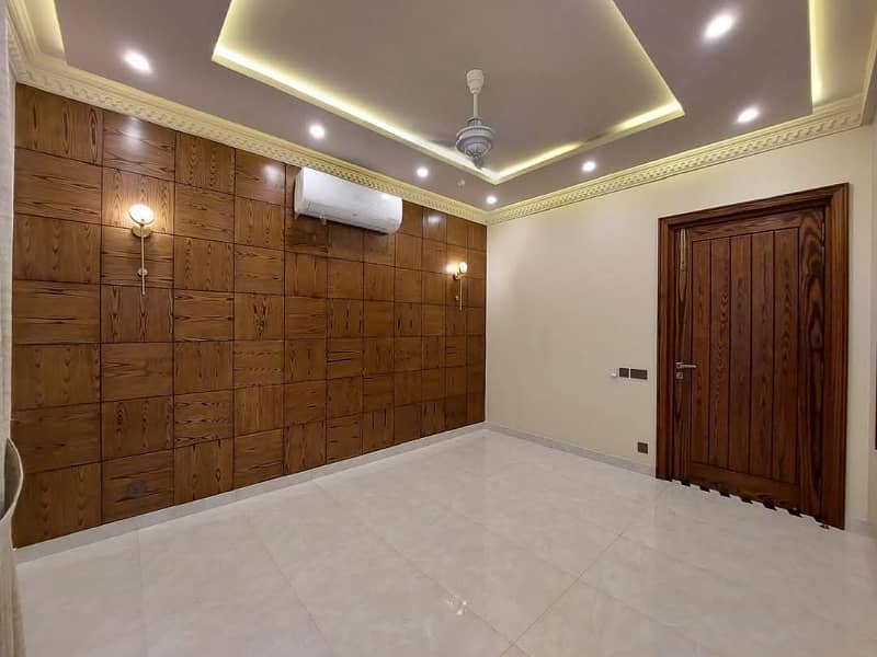 1 Kanal House For sale In Beautiful Wapda Town Phase 1 - Block K1 9