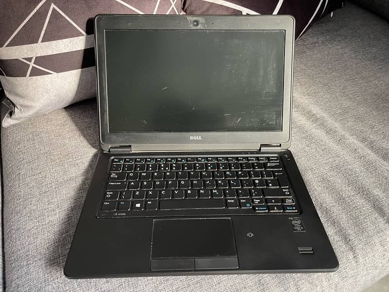 Dell Latitude 8GB 1