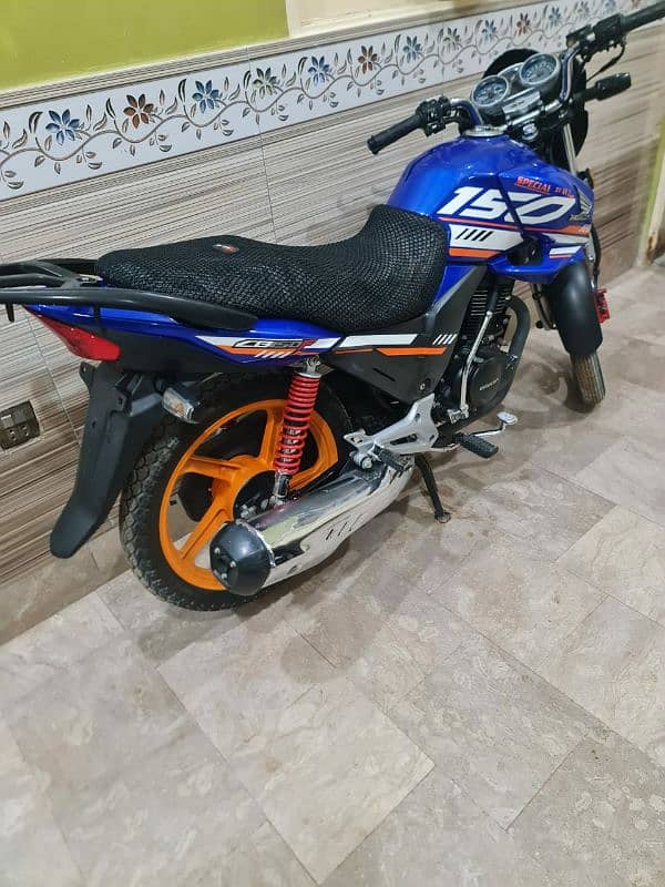 HONDA CBR 150 UNREGISTERED GENUINE NEW CONDITION 03122810637 2