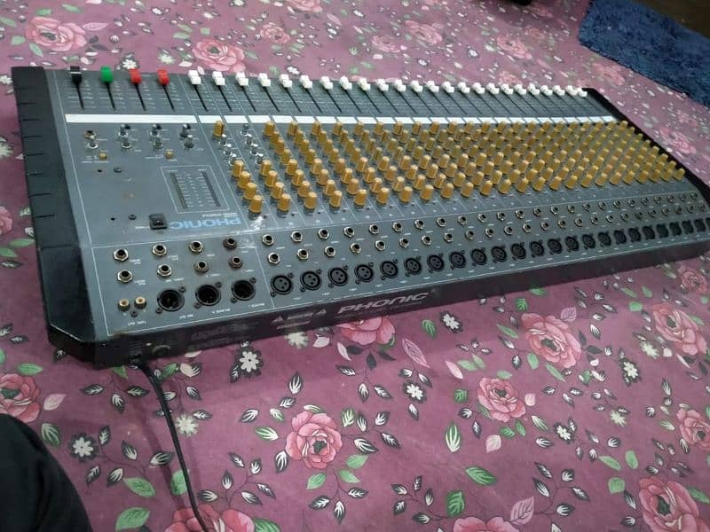 Phonic 24 channel pree 1