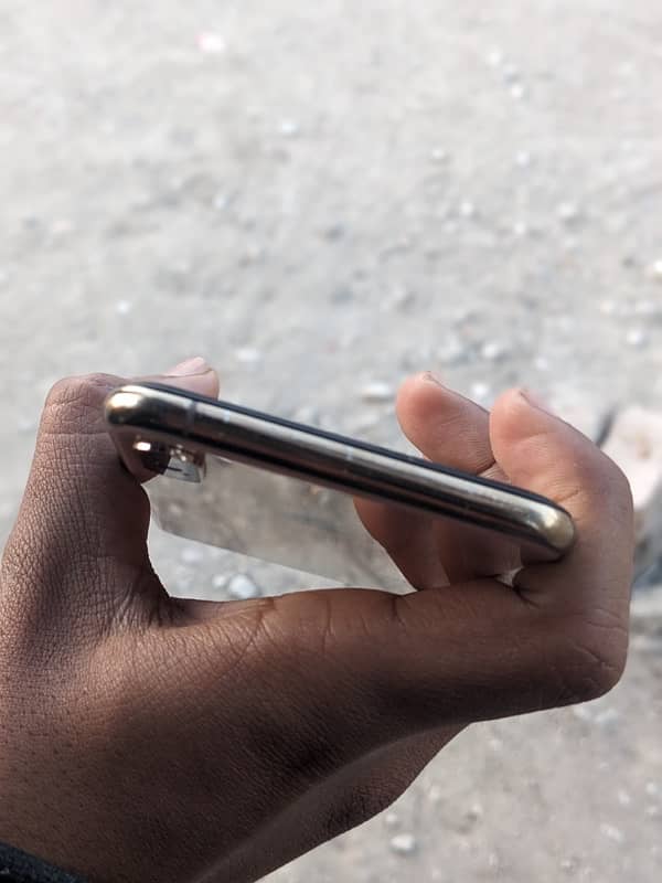 xs max 3