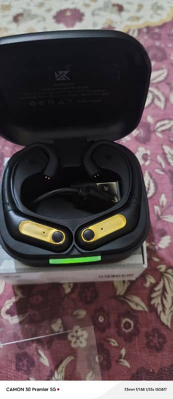 Bluetooth IEM WIRELESS TWS CASE KZ AZ15 1