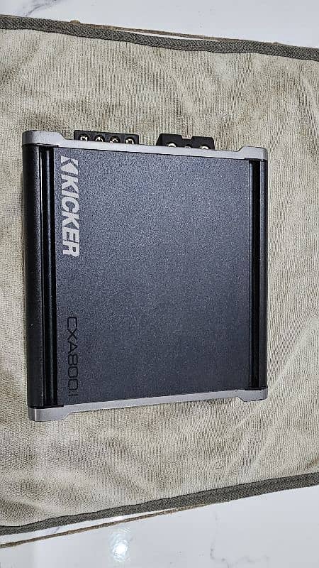 Kicker CXA800.1 Mono Amplifier 0