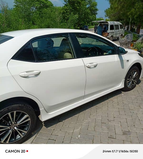 Toyota Corolla Altis 2018 4