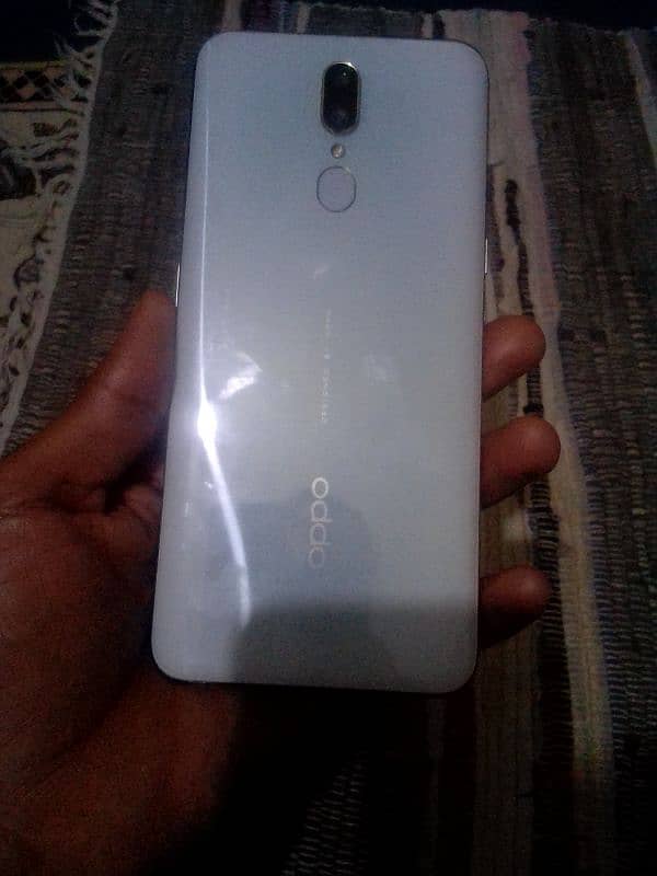 Oppo F11 0