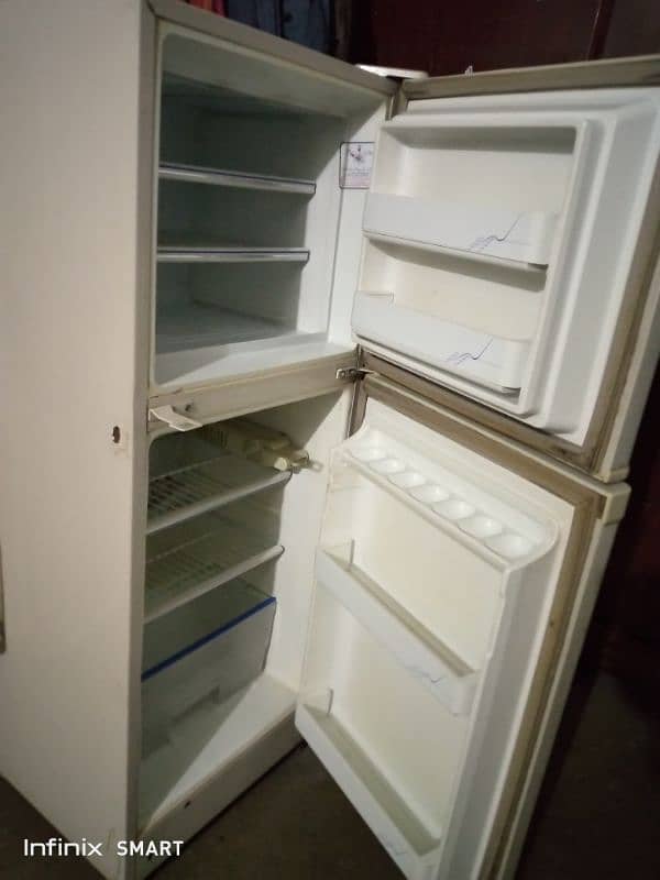 medium fridge (Dawlance) 2