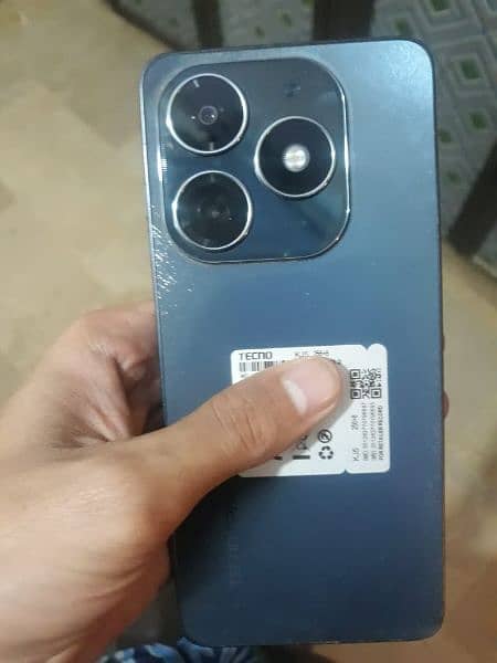 Tecno Spark 20 Black 3