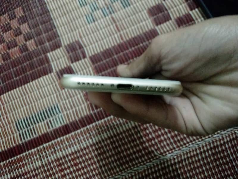 aoa iphone 7  for sale whatsapp only 03182646210 3