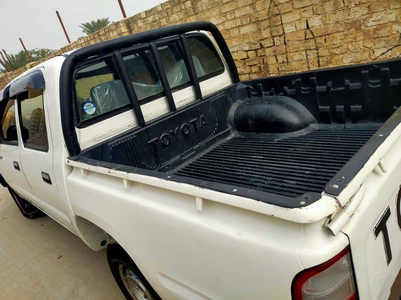 Toyota Hilux Double cabin 4×2 2001 7