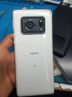 Aquos R3