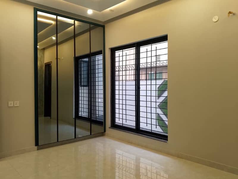 10 Marla House For Sale In Paragon City Lahore 2