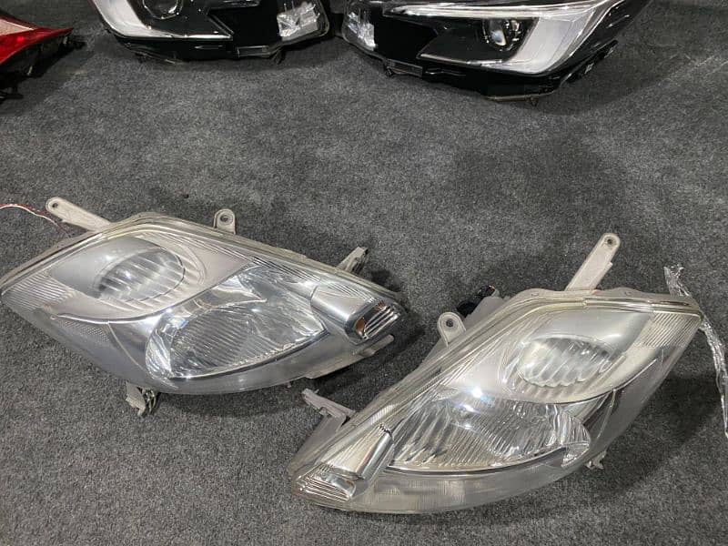 TOYOTA PASSO 2004 TO 2008 MODEL HEADLIGHT AVAILABLE ORIGINAL JAPAN 1