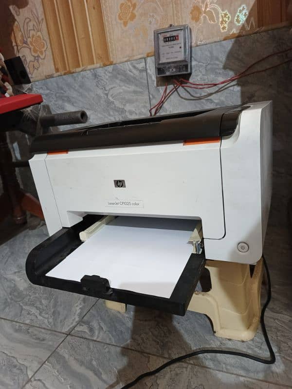 Hp laserjet cp1025 color 0