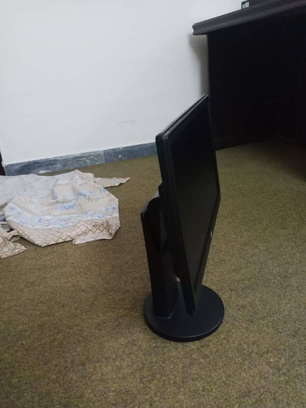 LED available for sale in good condition and in affordAble price 8