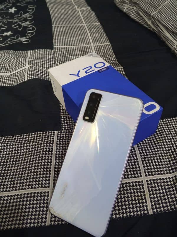 vivo y20 4 64 10by 10 with box also exchange possible 1