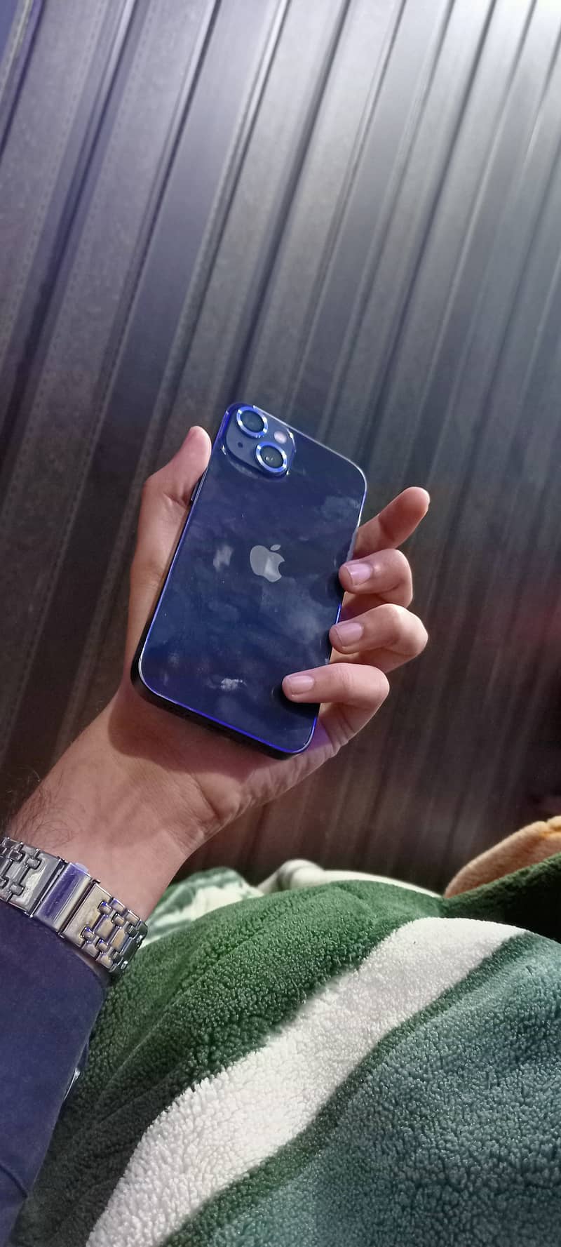 Apple iPhone 13 1