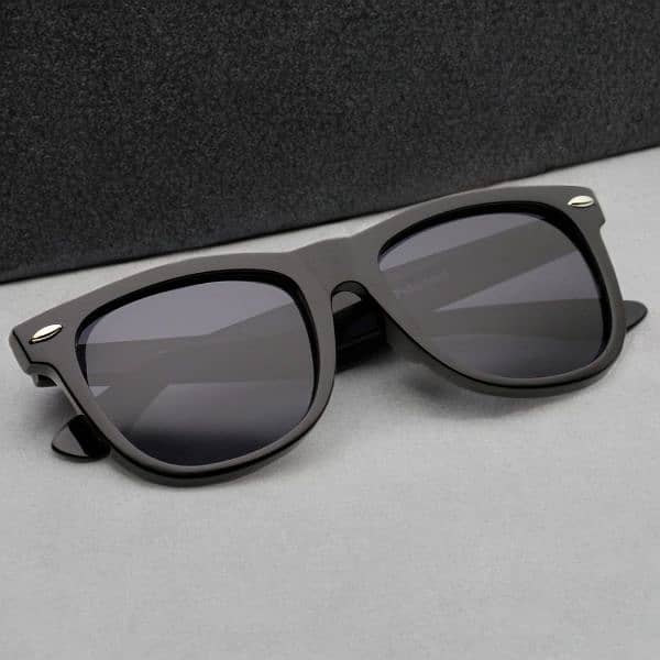 Retro Black Sunglasses 0