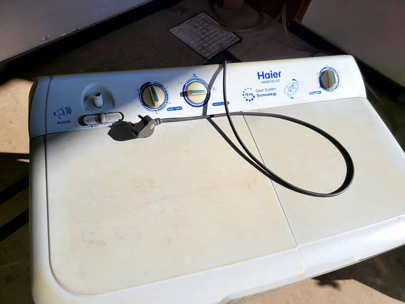 Twin Tub Washing Machine for urgent sale 6