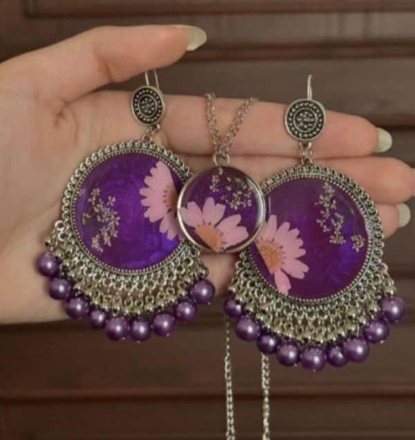 Resin jewellery set 4