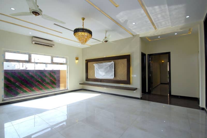 20 Marla Super Hot Located Bungalow Is Available For Rent In The Best Block Of DHA Phase 5 Lahore. 18