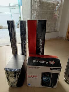 RB 110 Audionic Bass tube 2 standing Speakers for Sale