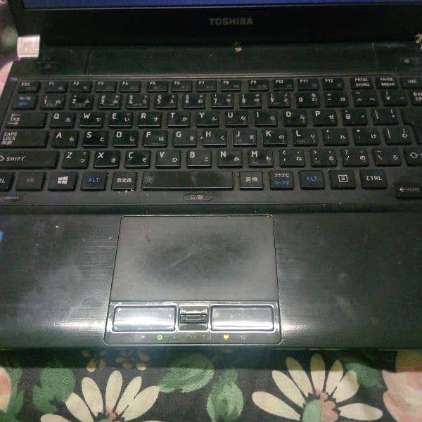 Toshiba i3 laptop for sale 0