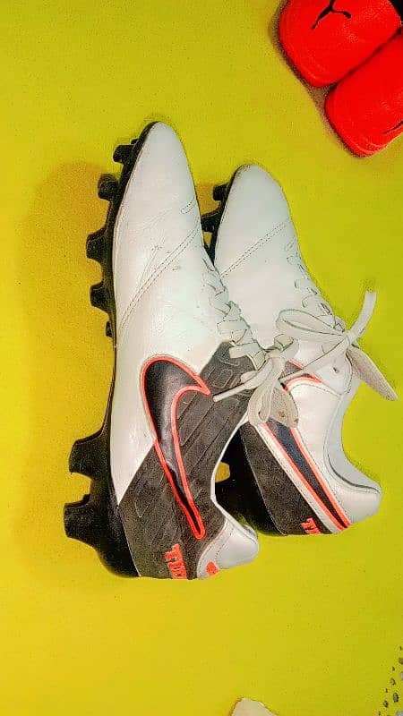 football shoes 5