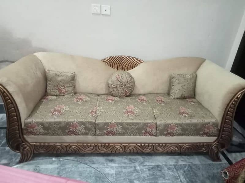 sofa plus chairs 0