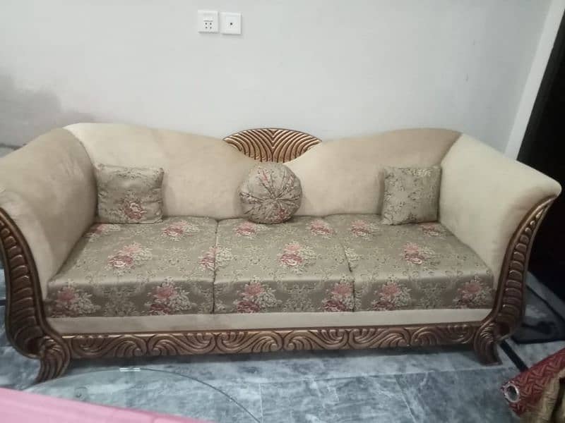 sofa plus chairs 1