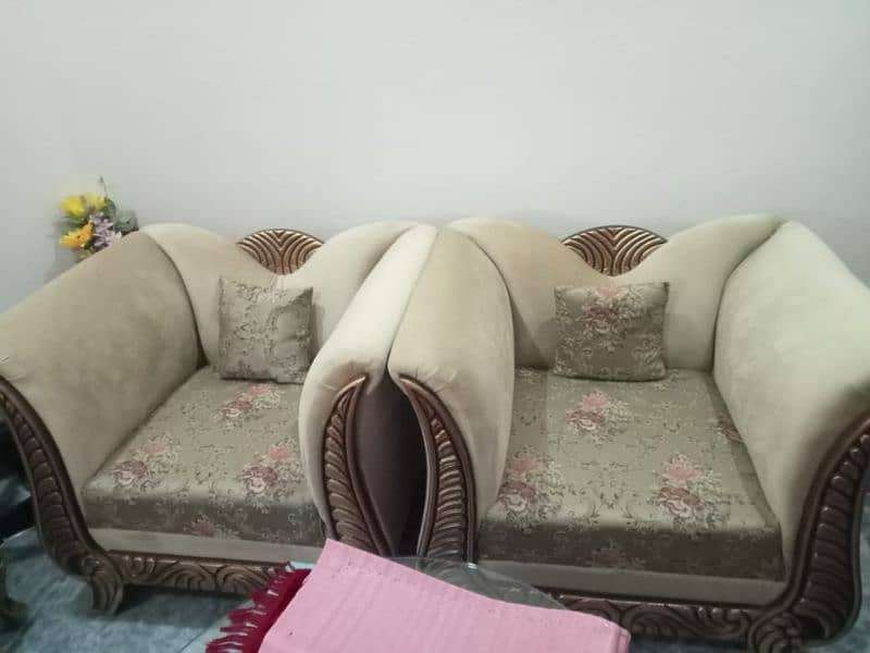 sofa plus chairs 3