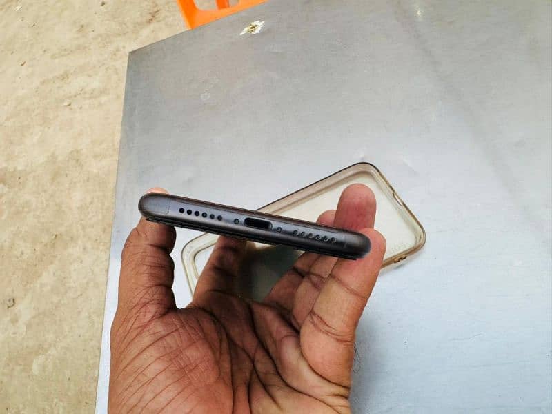 Iphone 11 PTA Approved 5