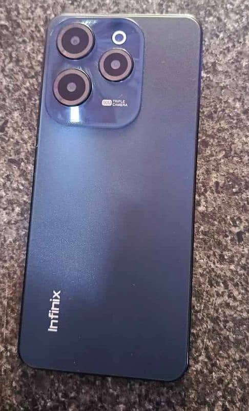 Infinix Hot 40 8 GB and 256 GB 2