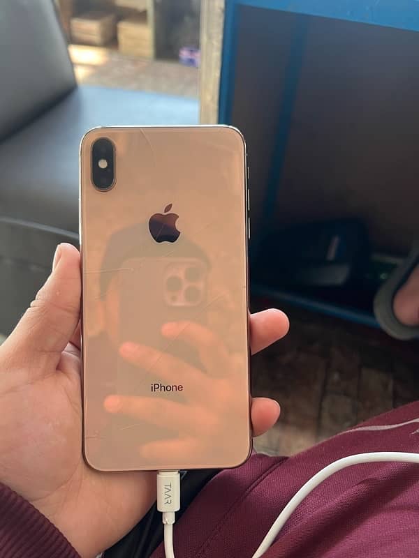 iphone xsmax golden color 6