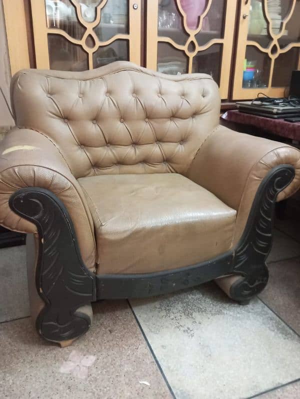 urgent sale Sofa Set 3+2+1 4