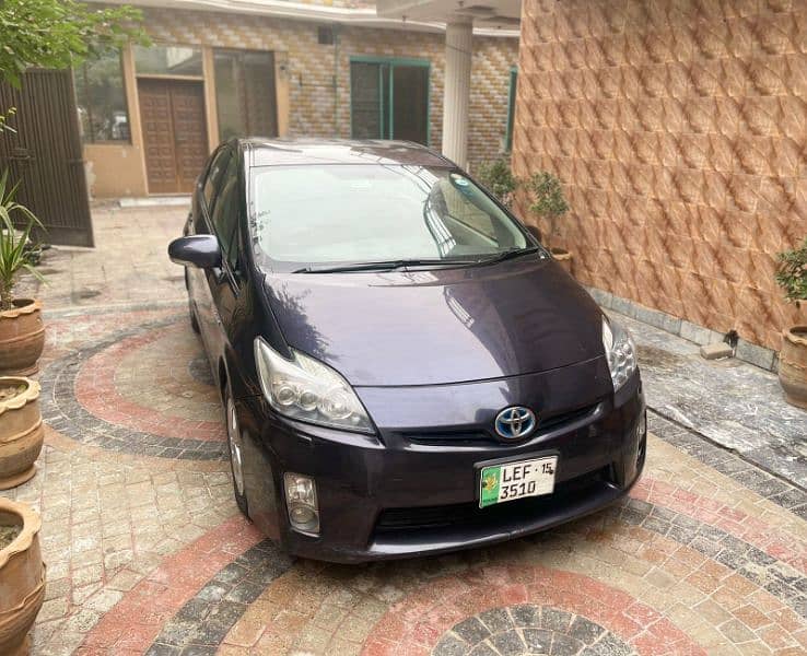 Toyota Prius 2011 1