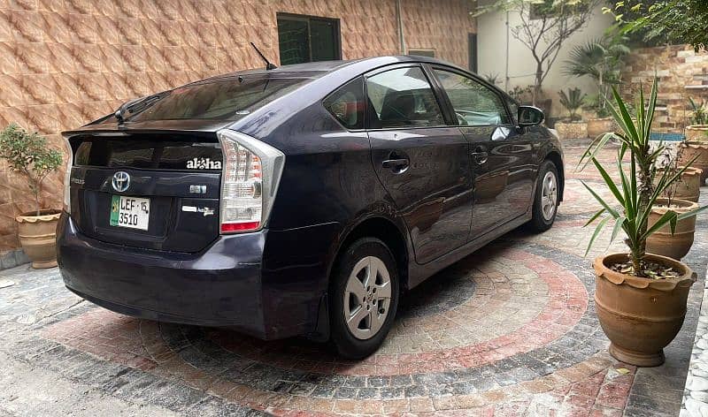 Toyota Prius 2011 5