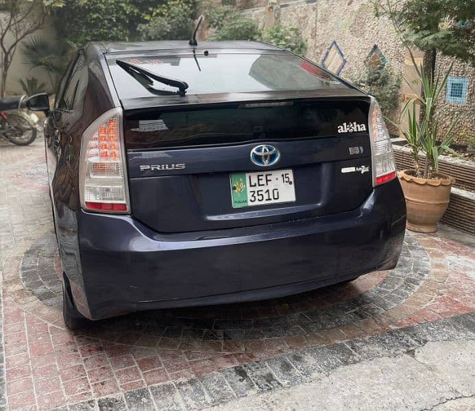 Toyota Prius 2011 7