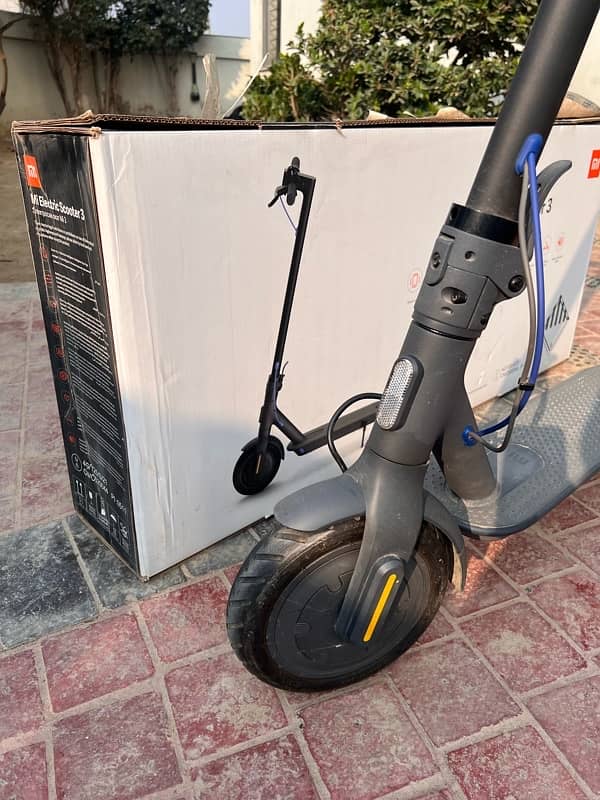 Electric Scooter 3 Mi 1