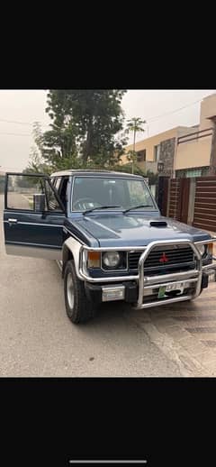 Mitsubishi Pajero 1989