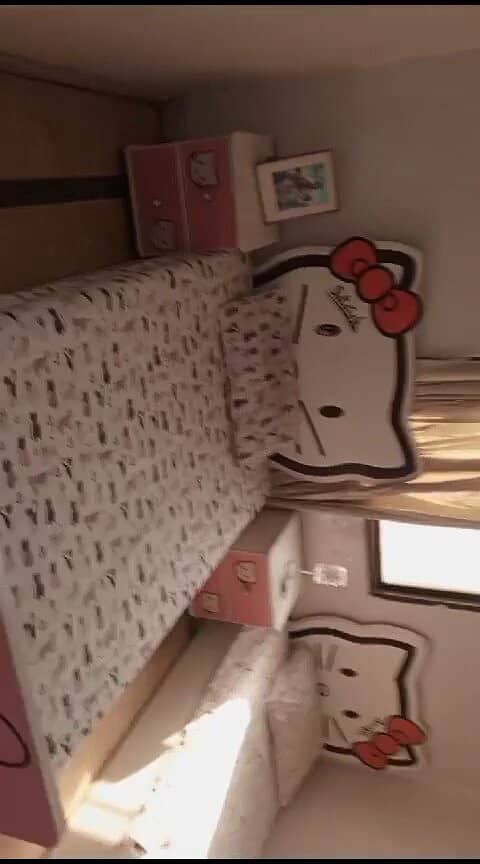 Hello kitty 2 single beds 2 mattress 2 side table dressing table mirro 1