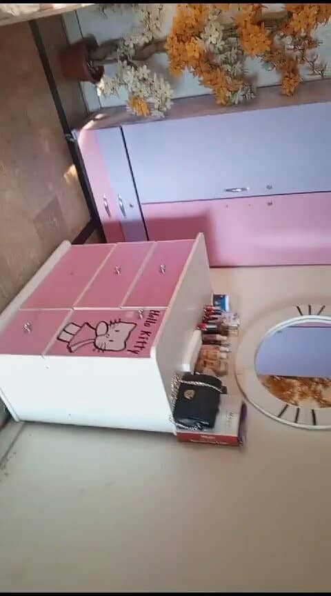 Hello kitty 2 single beds 2 mattress 2 side table dressing table mirro 3